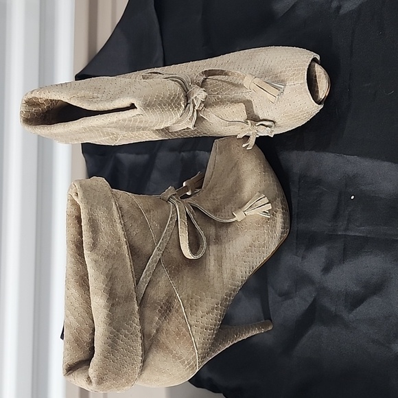 Booties By Rachel Roy - Picture 3 of 5